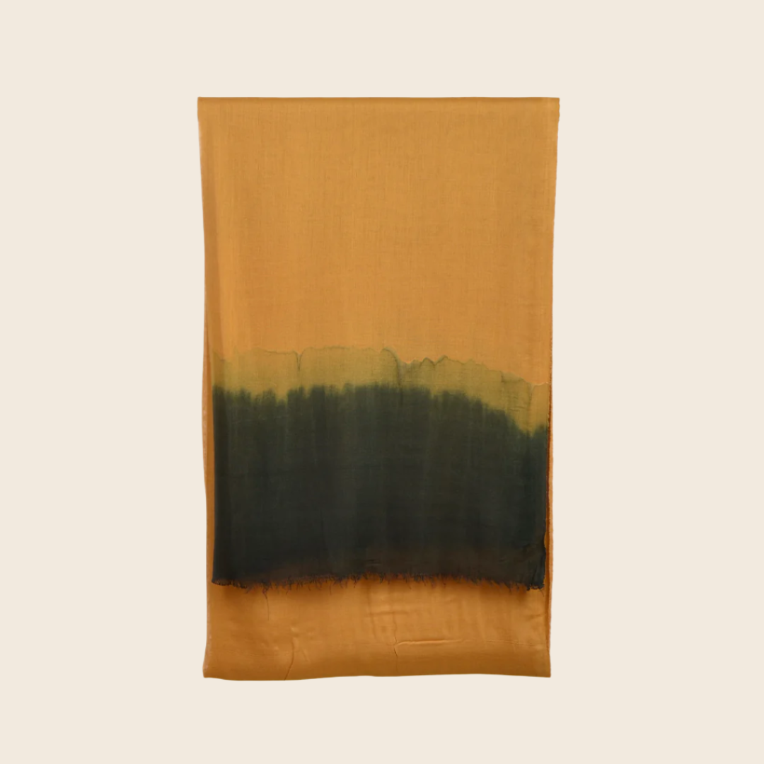 Harvest Gold Soaked Tagelmust scarf – warm mustard‑gold fading to deep olive green, sustainably sourced lightweight Moroccan headscarf perfect for nomadic travelers searching for gold, mustard, or olive scarves for hot‑weather, dry‑climate adventures.