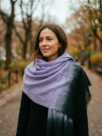 Violet purple Tagelmust styled as a lightweight safari scarf for women, Touareg inspired Moroccan shawl ideal for hot climate exploration.